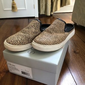 SOLE SOCIETY SLIP ON SNEAKER
